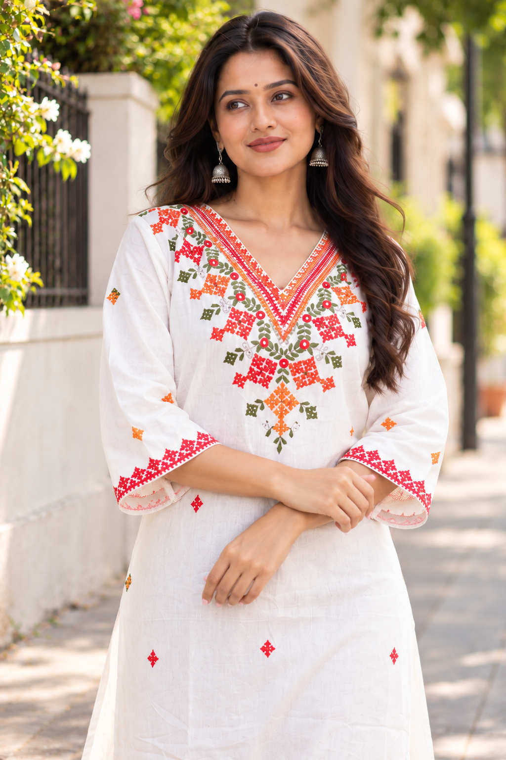 Off White Kutch Hand Embroidery Kurta