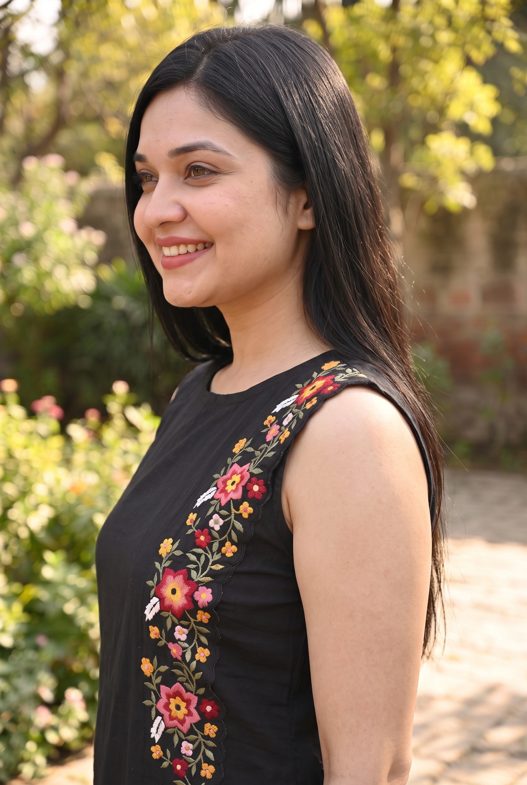 Black Floral Embroidered Cotton Kurta