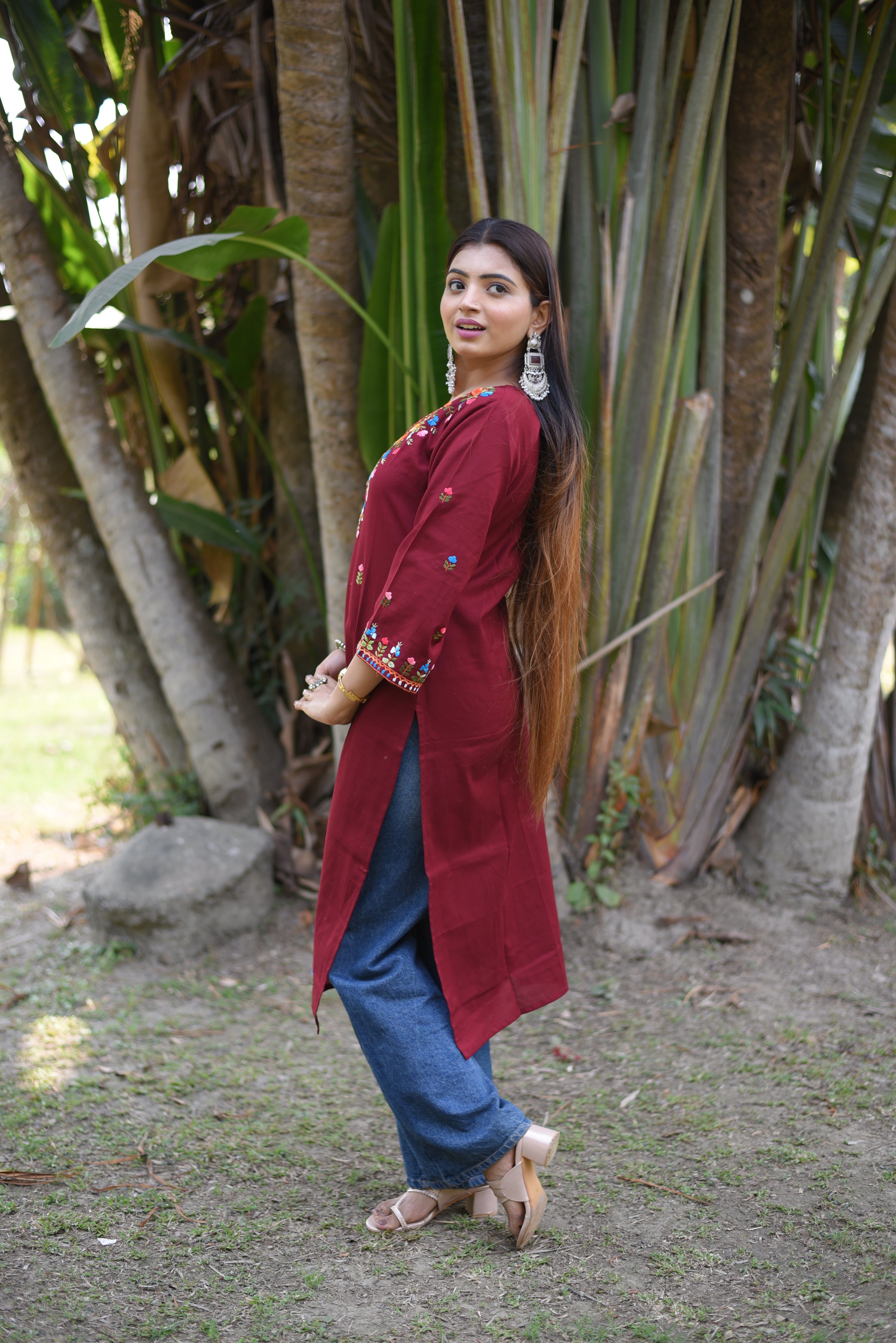 Maroon V-Neck Hand Embroidered Cotton Kurta