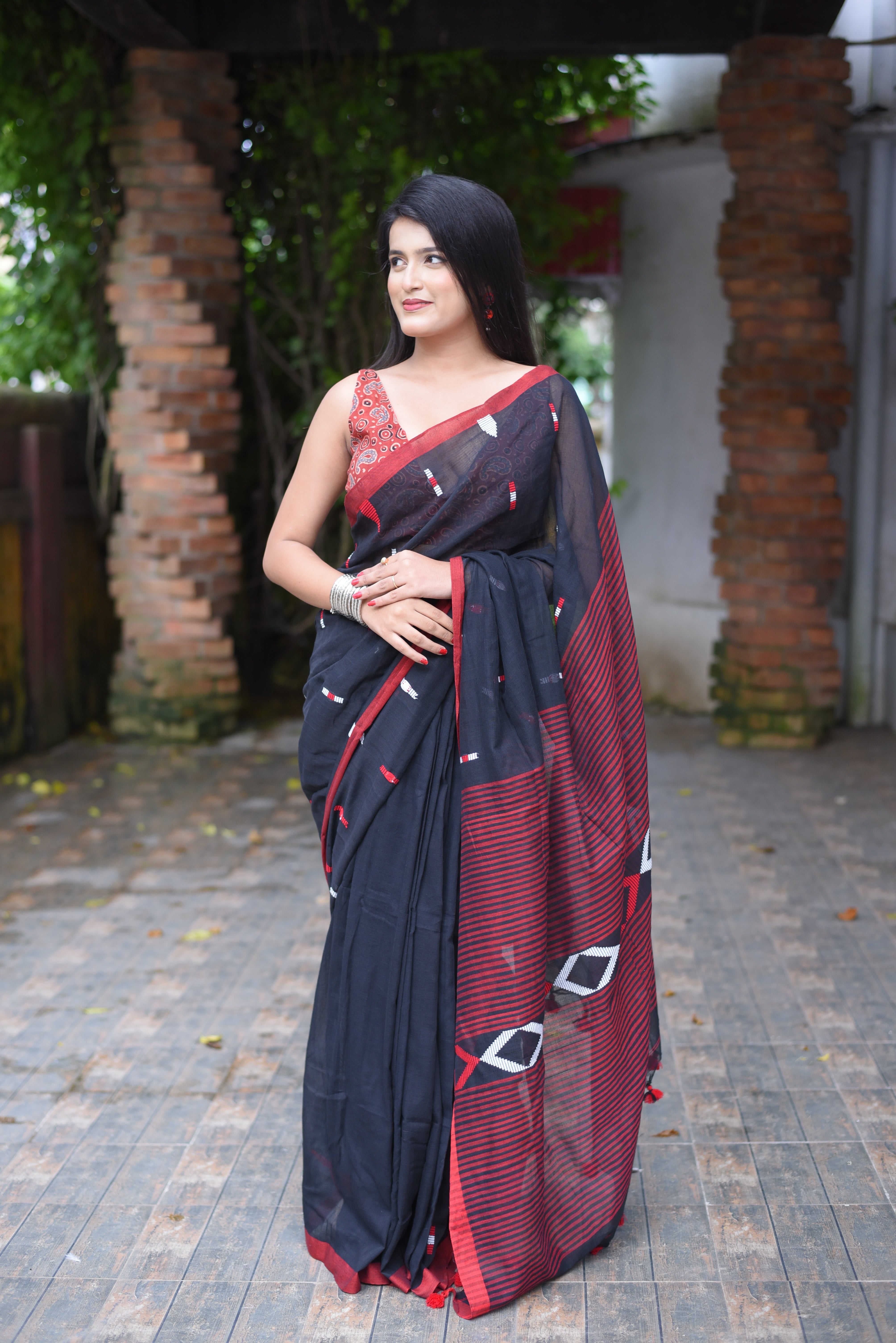 Black Mulmul Cotton Handloom Jamdani Saree