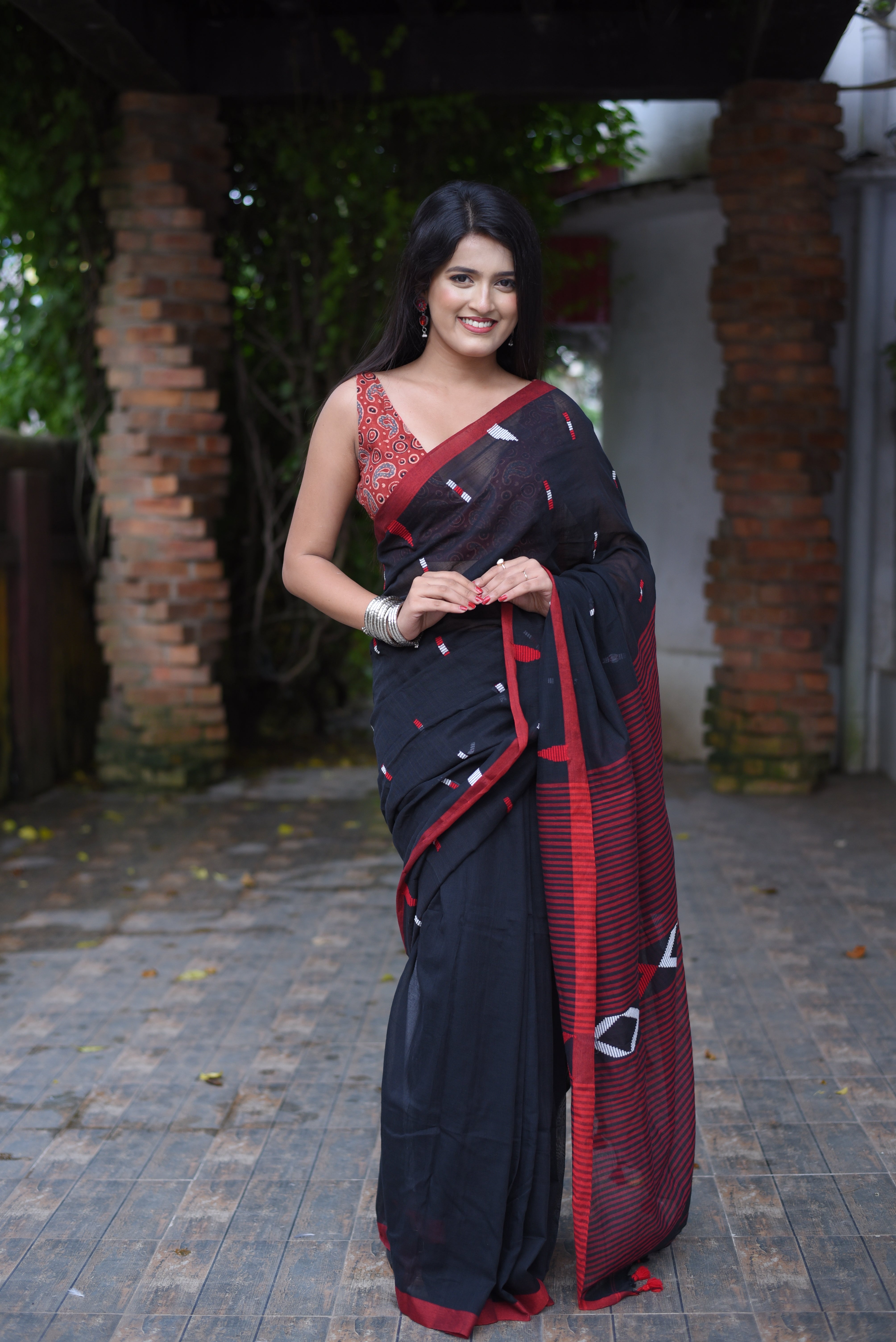 Black Mulmul Cotton Handloom Jamdani Saree