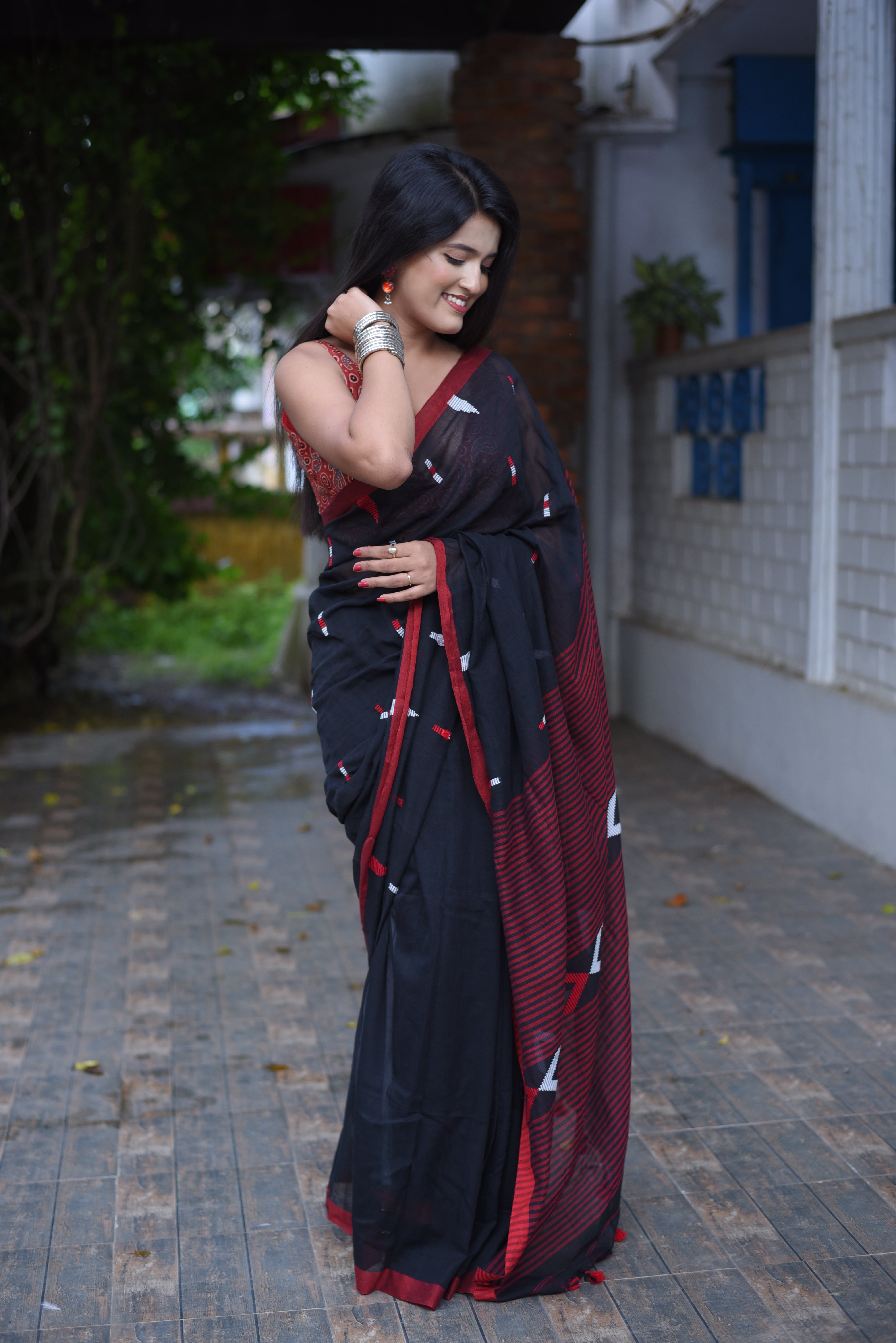 Black Mulmul Cotton Handloom Jamdani Saree