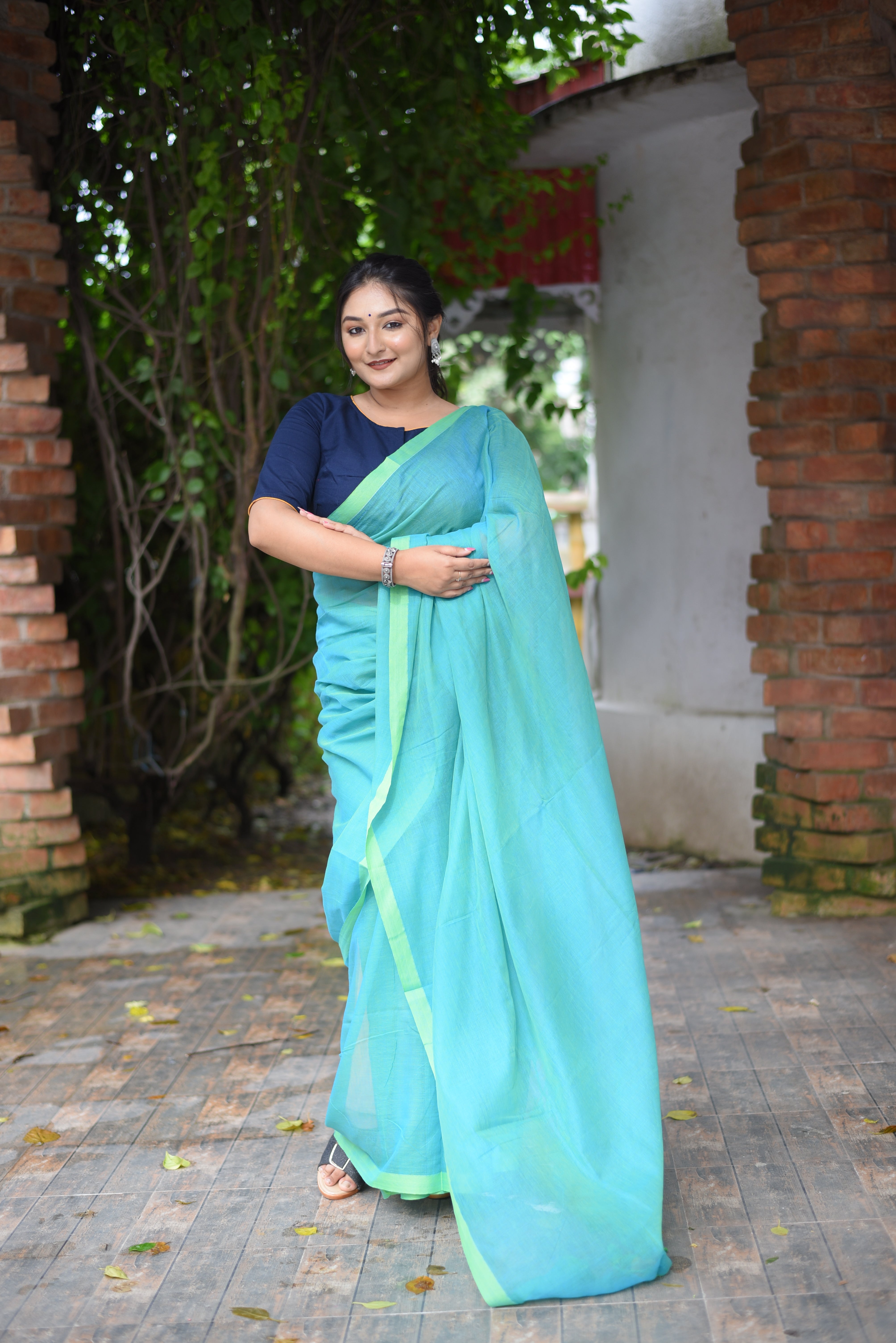 Rama Green Dual Tone Mulmul Cotton Handloom Saree