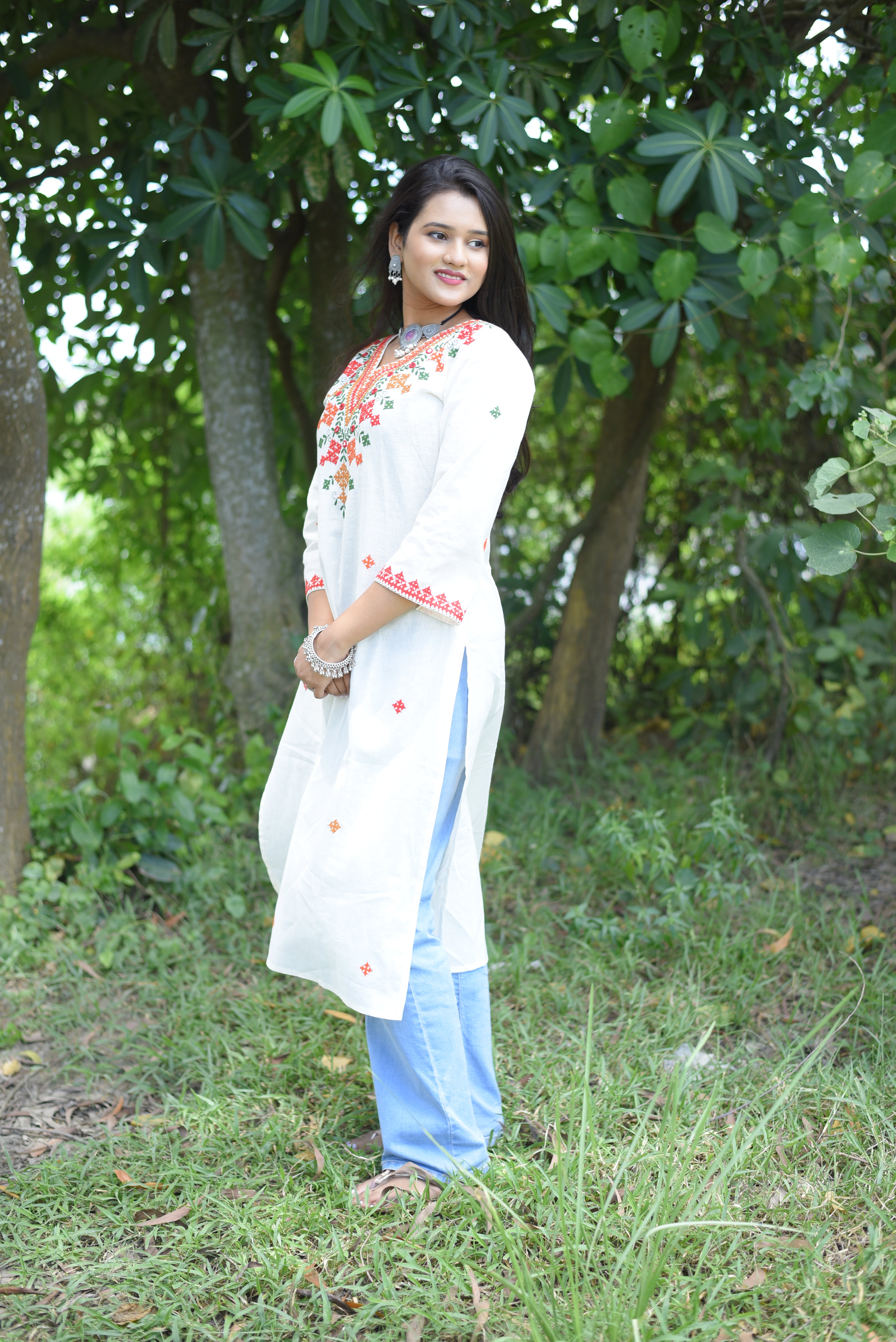 Off White Kutch Hand Embroidery Kurta