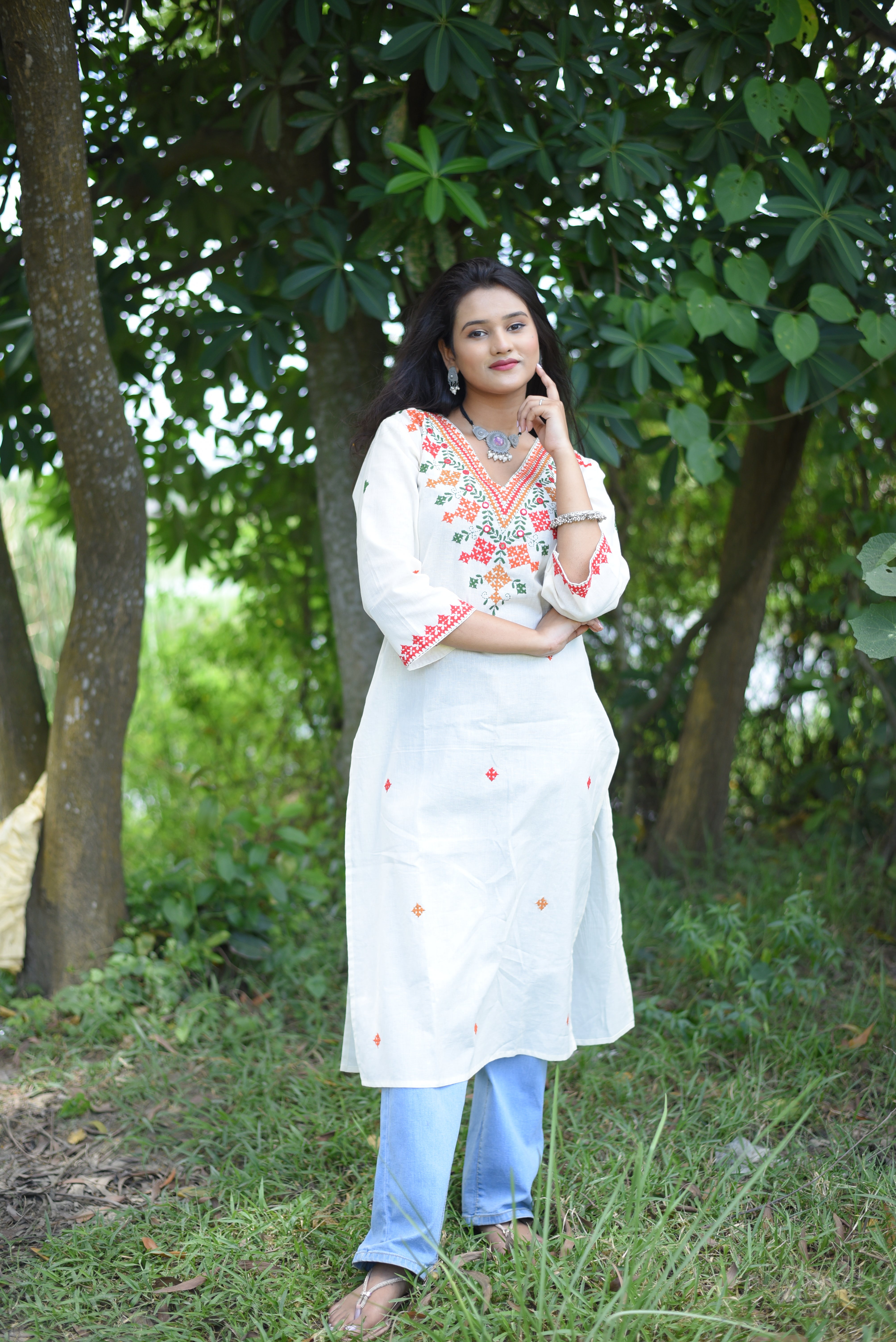 Off White Kutch Hand Embroidery Kurta