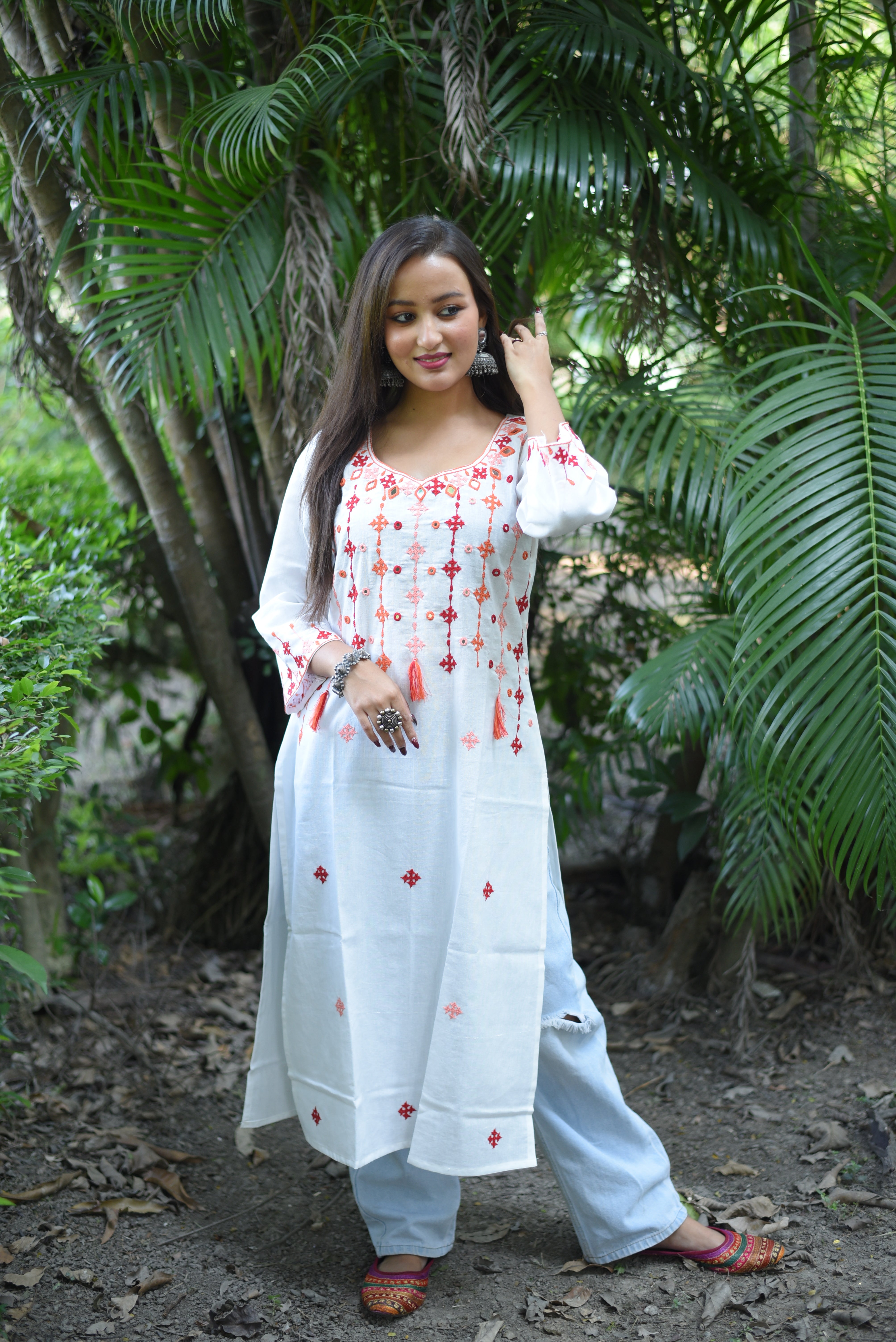 Off White Hand Kutch Embroidered Cotton Kurta