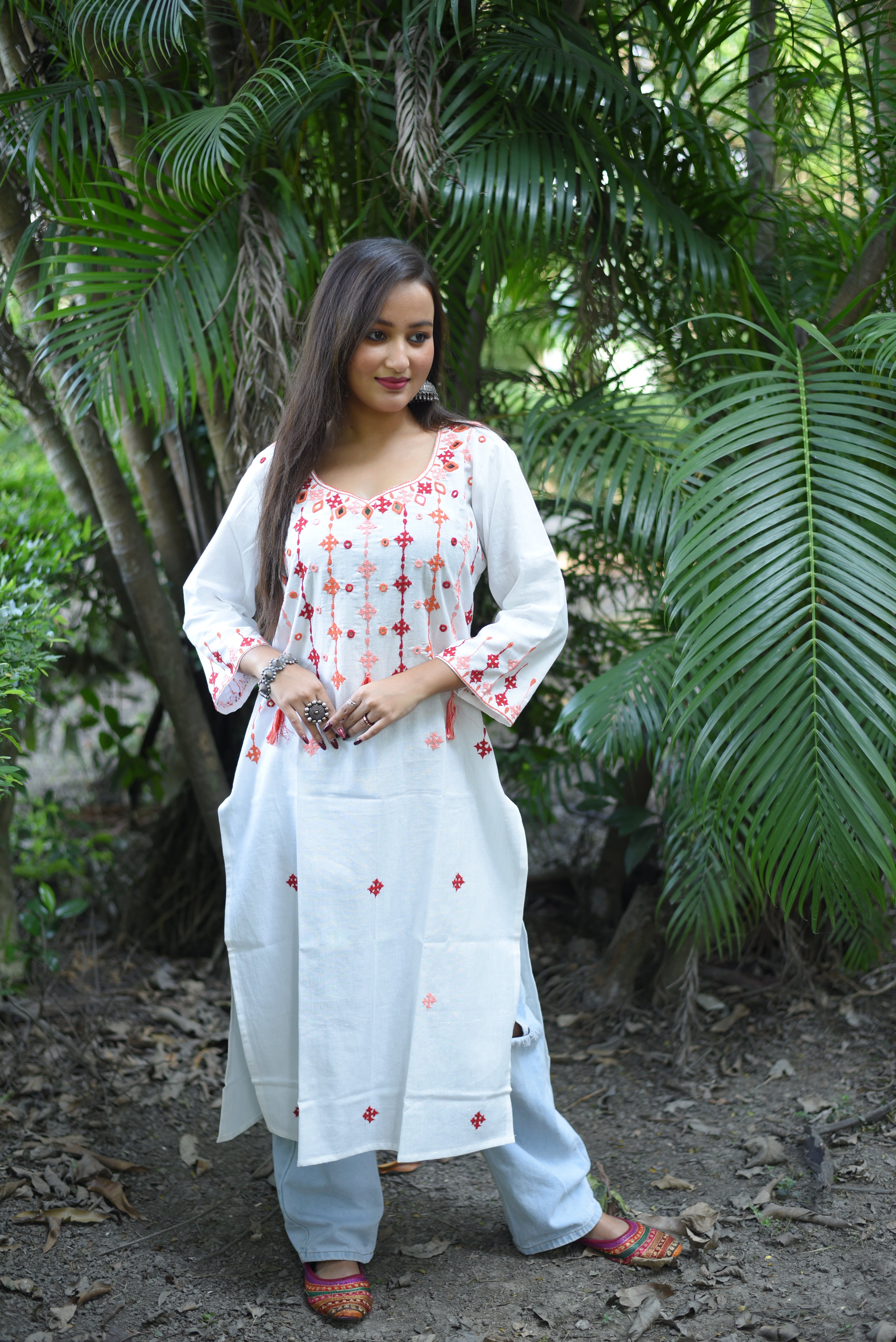 Off White Hand Kutch Embroidered Cotton Kurta