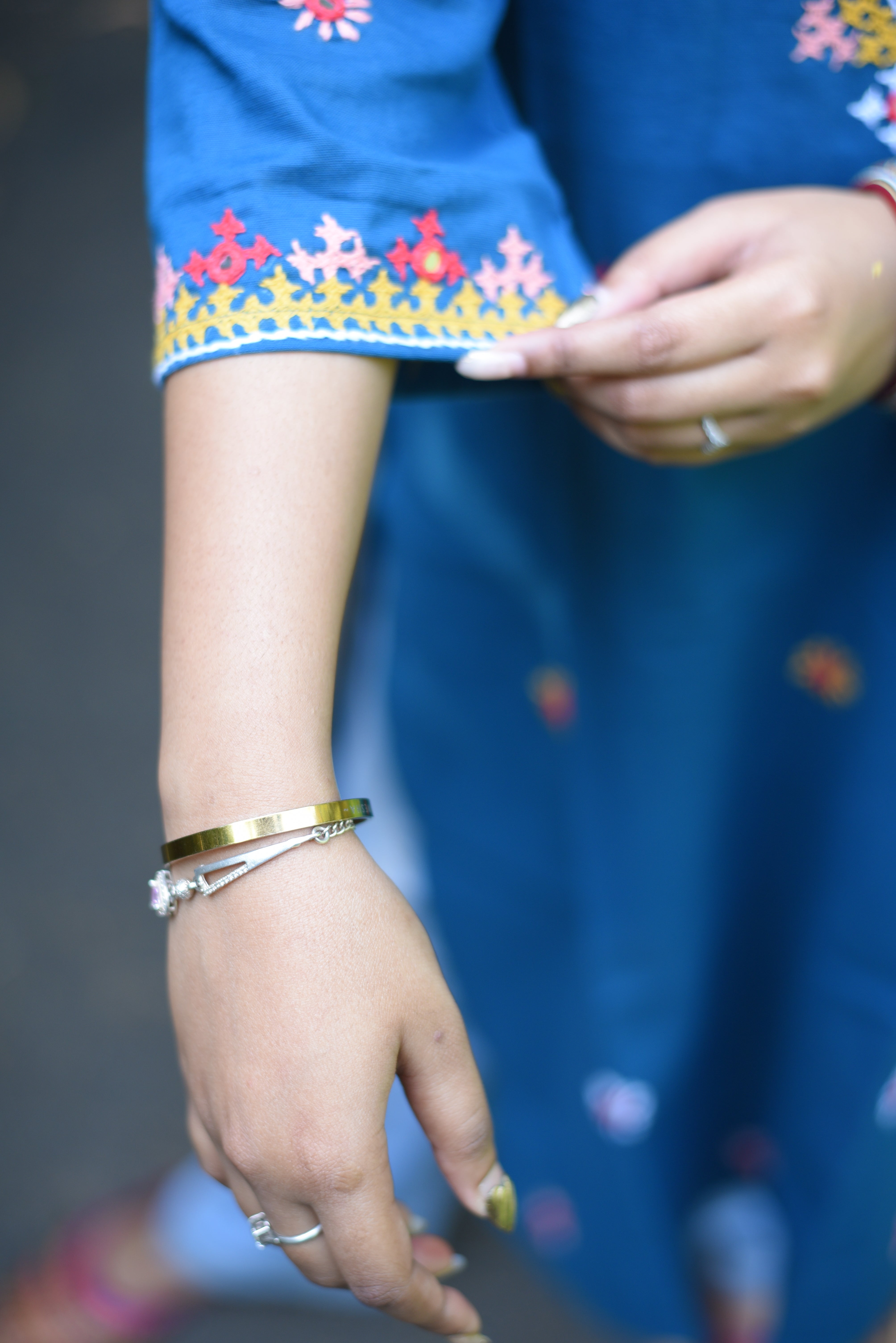 Turquise V Nack Kutch Embroidered Cotton Kurta