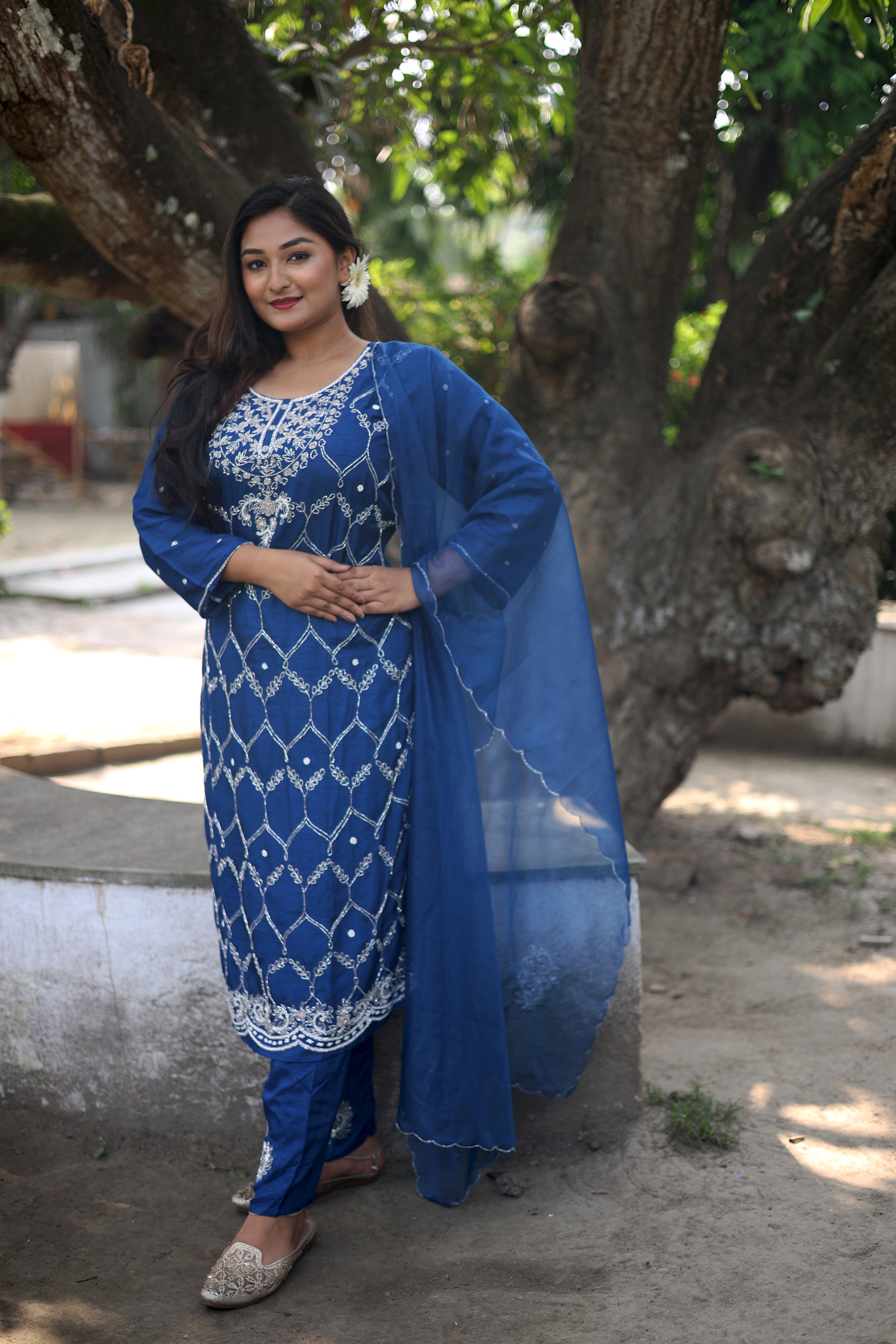 Royal blue color dola silk suit set featuring beautiful handwork