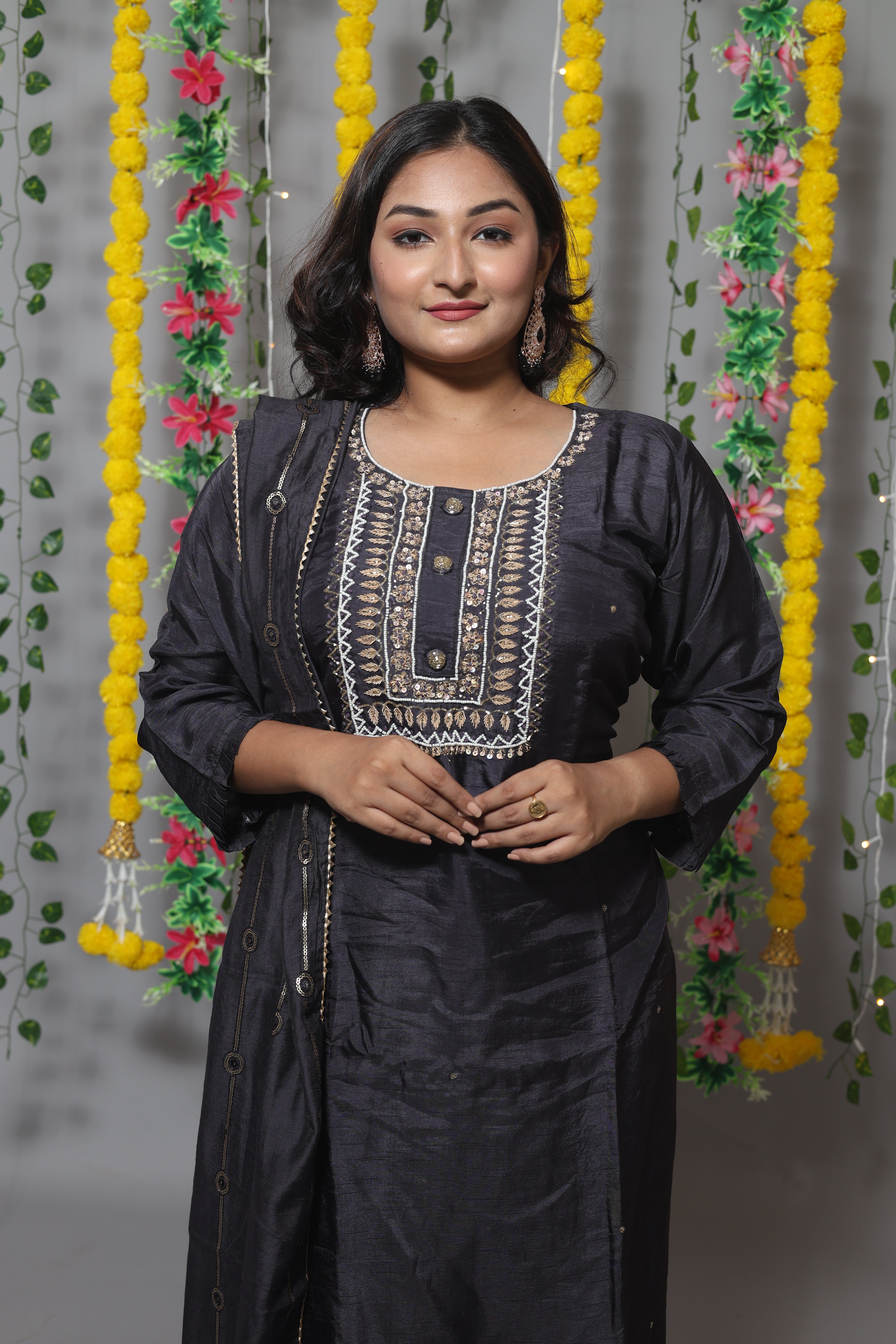 Black Handwork Dola Silk Suit Set