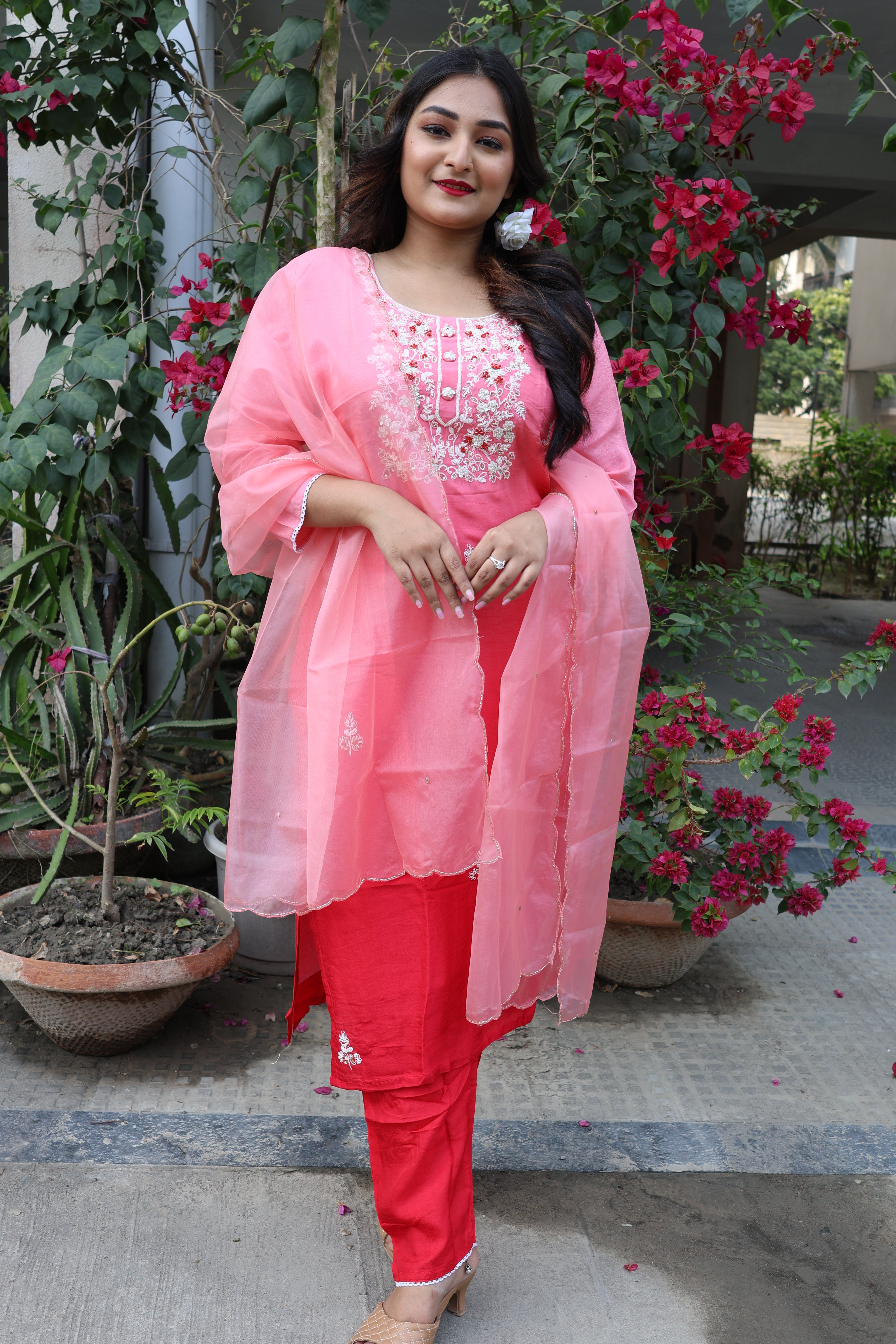 Handwork silk suit sets with exquisite detailing