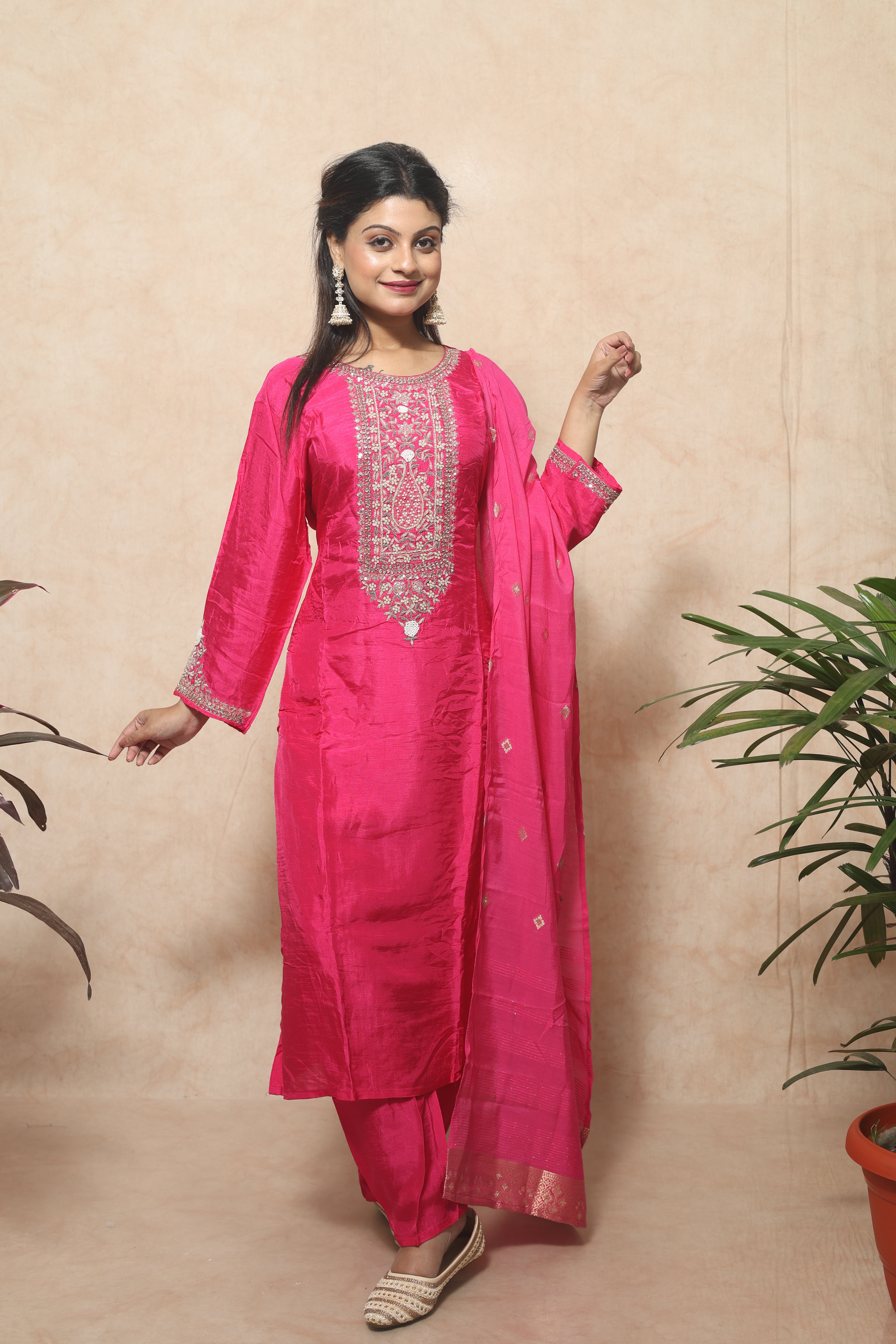 Rani pink dola silk suit set with exquisite handwork